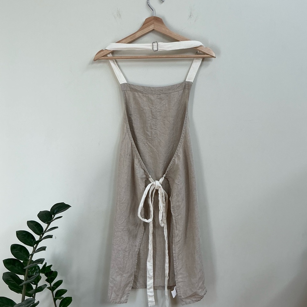 Solino Home 100% Linen Apron - Picture 4 of 6